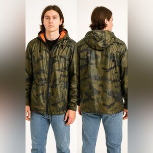 Beautiful Giant Camo Mesh-Lined Hooded Windbreaker Jacket Men’s Large